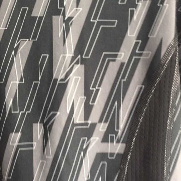 NIKE Graphic Print Grey Black HyperCool Leggings - Picture 5 of 11
